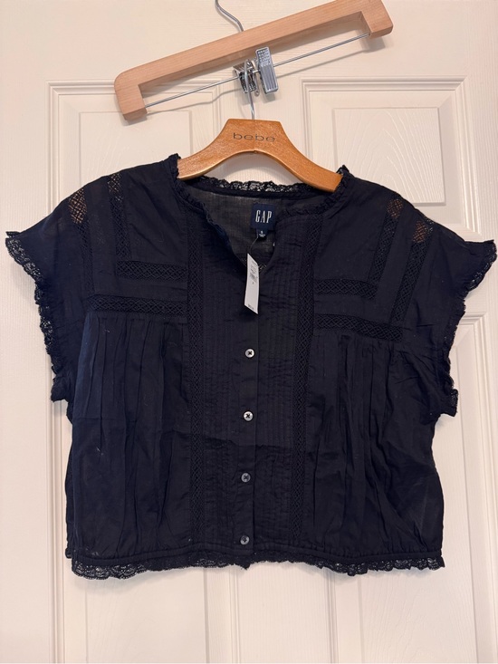 GAP Tops - New-  GAP ruffle Black Lace-Trim Button Front Blouse